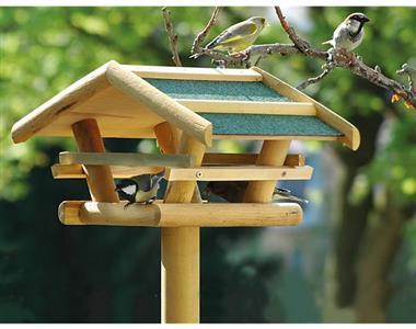 Lesena ptičja hišica